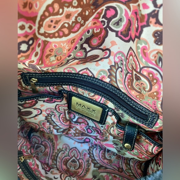 MAXX Signature Suede Crossbody Bag​​ - Picture 4 of 6